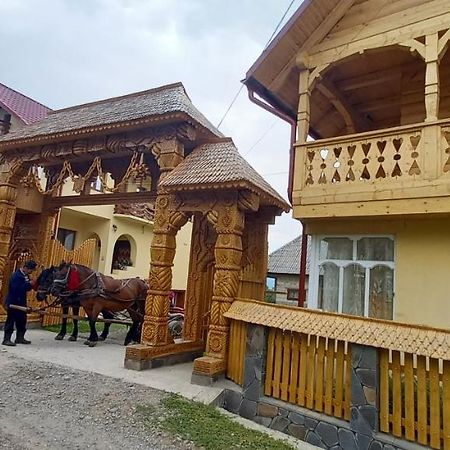 Sub Creasta Cocosului Otel Breb Dış mekan fotoğraf