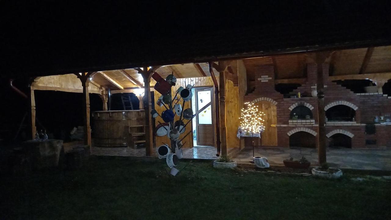 Sub Creasta Cocosului Otel Breb Dış mekan fotoğraf