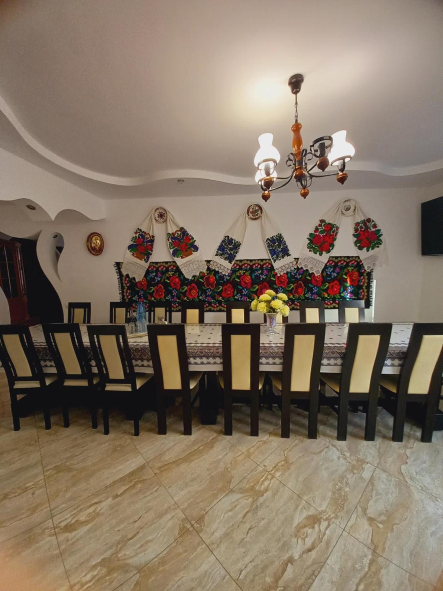 Sub Creasta Cocosului Otel Breb Dış mekan fotoğraf