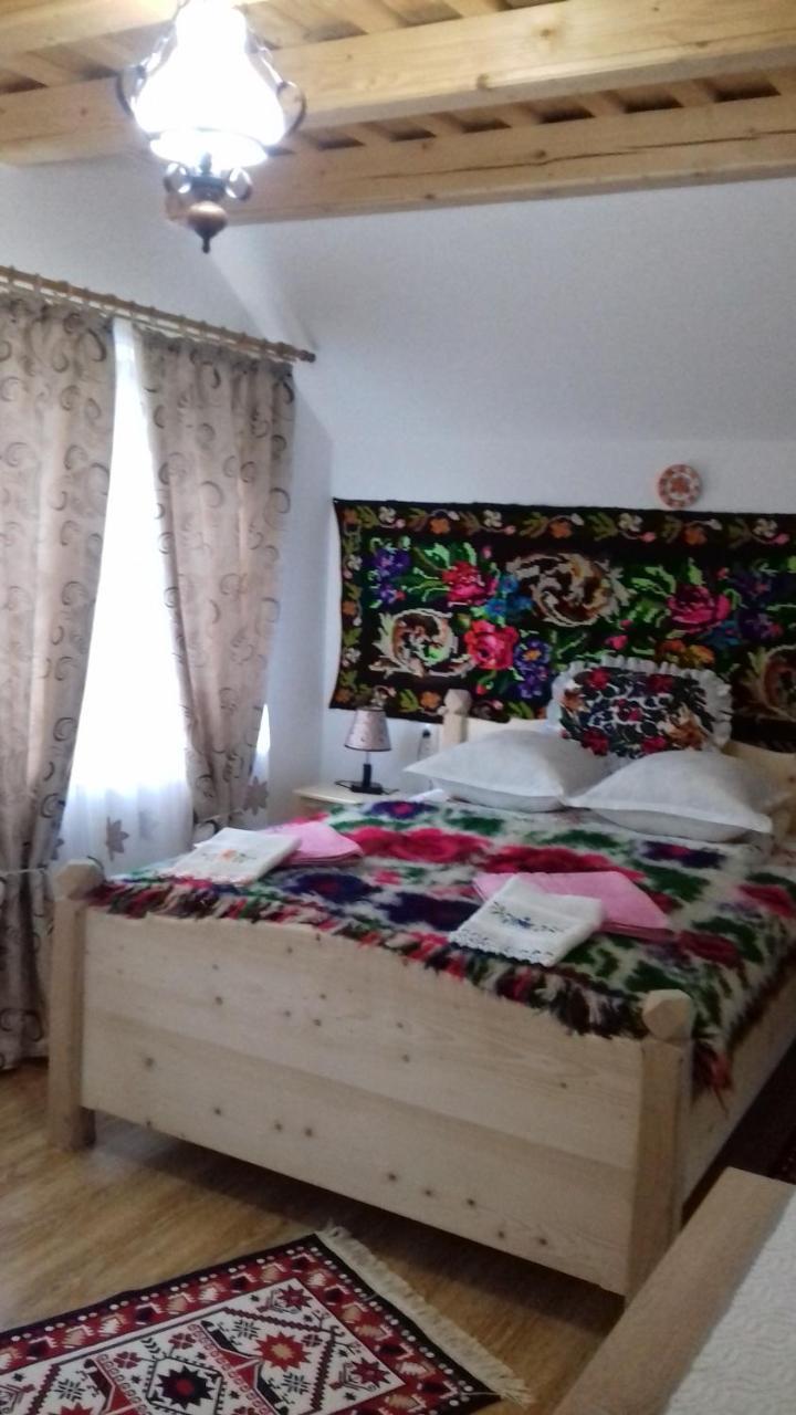 Sub Creasta Cocosului Otel Breb Dış mekan fotoğraf