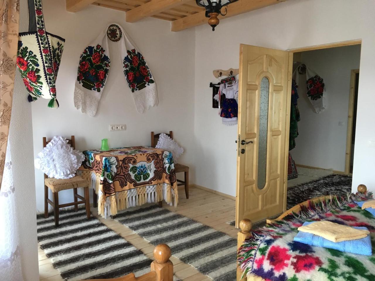 Sub Creasta Cocosului Otel Breb Dış mekan fotoğraf