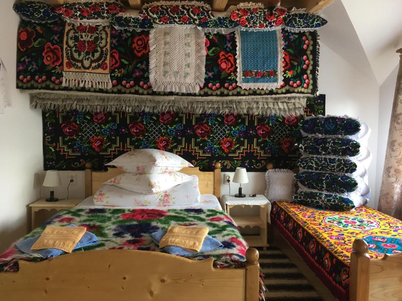Sub Creasta Cocosului Otel Breb Dış mekan fotoğraf
