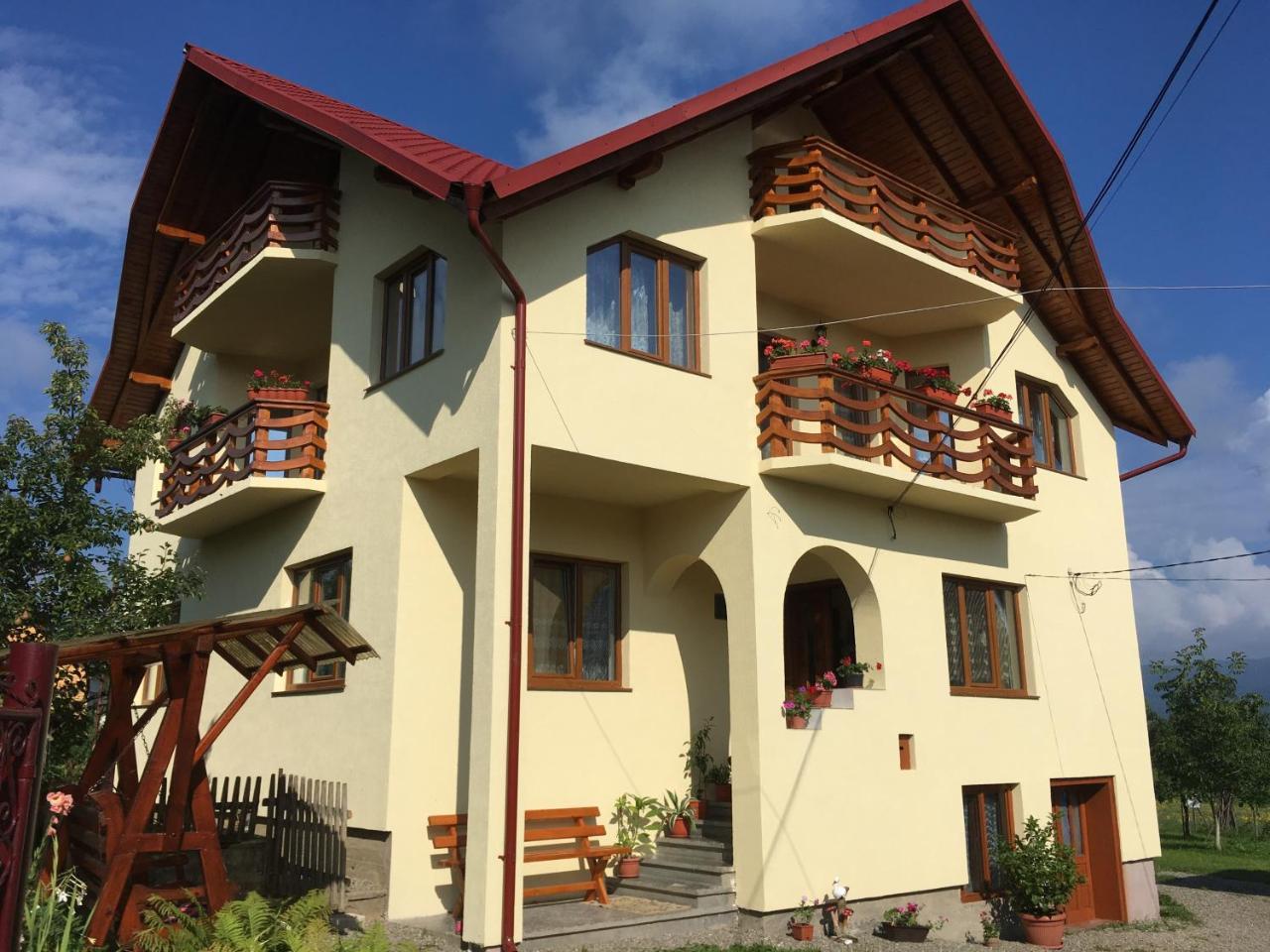 Sub Creasta Cocosului Otel Breb Dış mekan fotoğraf