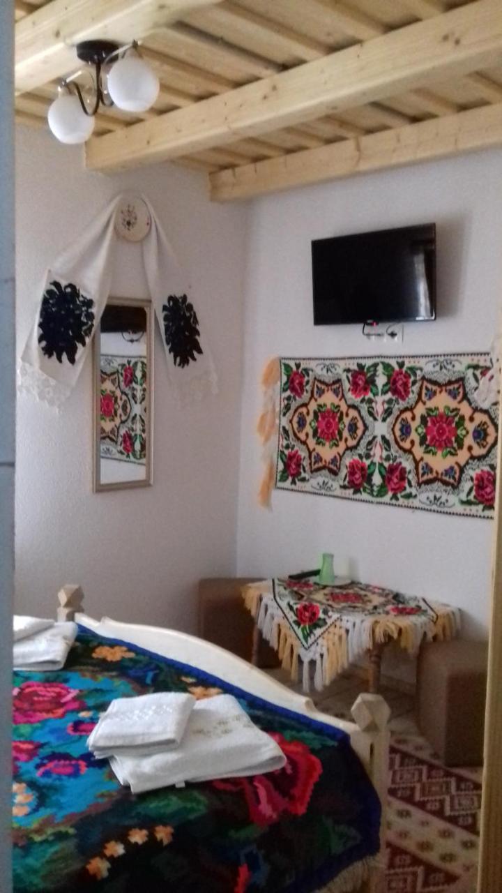 Sub Creasta Cocosului Otel Breb Dış mekan fotoğraf