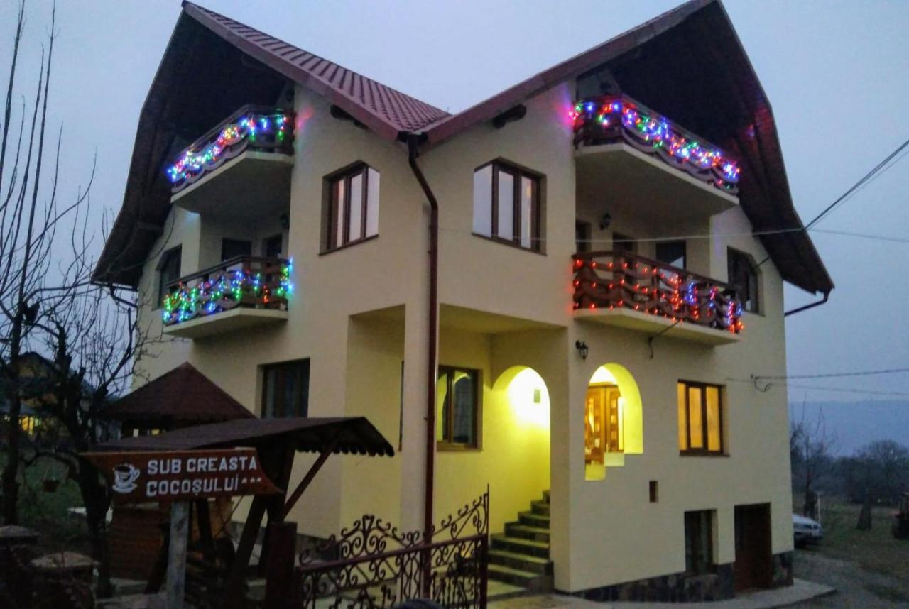 Sub Creasta Cocosului Otel Breb Dış mekan fotoğraf